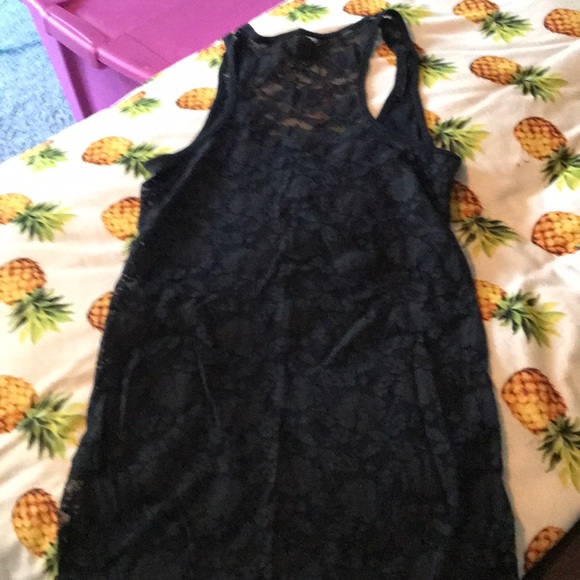 Black lace tank top - Picture 3 of 4